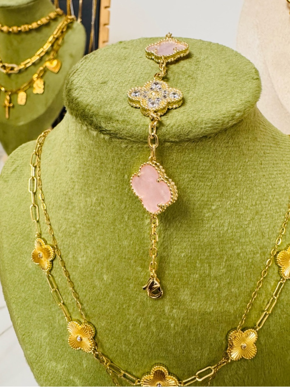 Gold Chain Bracelet with Pink Clover Accents - Picture 3 of 11